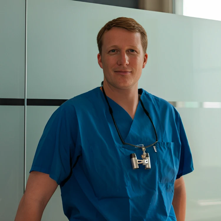 Pd Dr. med. Simon Dulz, Facharzt für Augenheilkunde, FEBO - Experte für Lidchirurgie